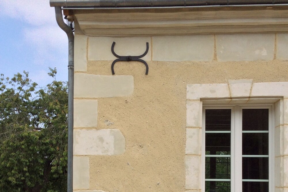 Pretty gite in peaceful hamlet, by La Chartre-sur-le-Loir, Vallée du Loir