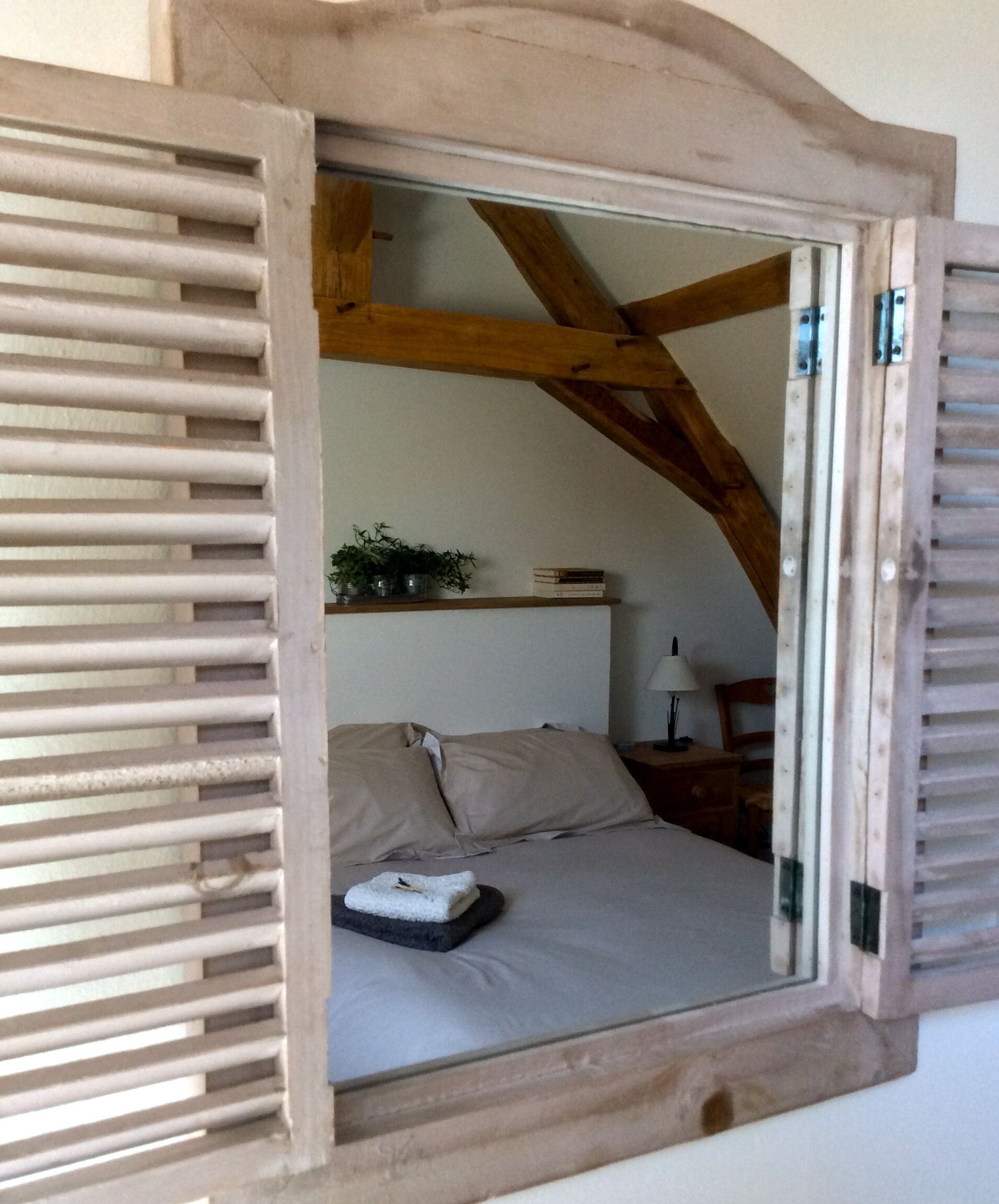 Chambre double, les lits sont faits pour votre arrivée.