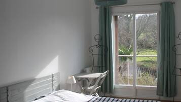 8 Schlafzimmer, Bügeleisen/Bügelbrett, Reisekinderbett, kostenloses WLAN