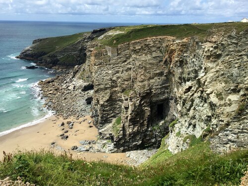 Cornishin loma-asunto Tintagelissa merinäköalalla, pysäköinti ja Wi-Fi