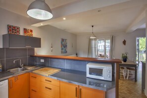 Fridge, microwave, oven, stovetop - Seaside House / 2 épis Gîte (QUERCIOLU DI CASINCA)