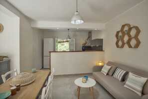 TV, table tennis, stereo - Seaside House / 2 épis Gîte (QUERCIOLU DI CASINCA)