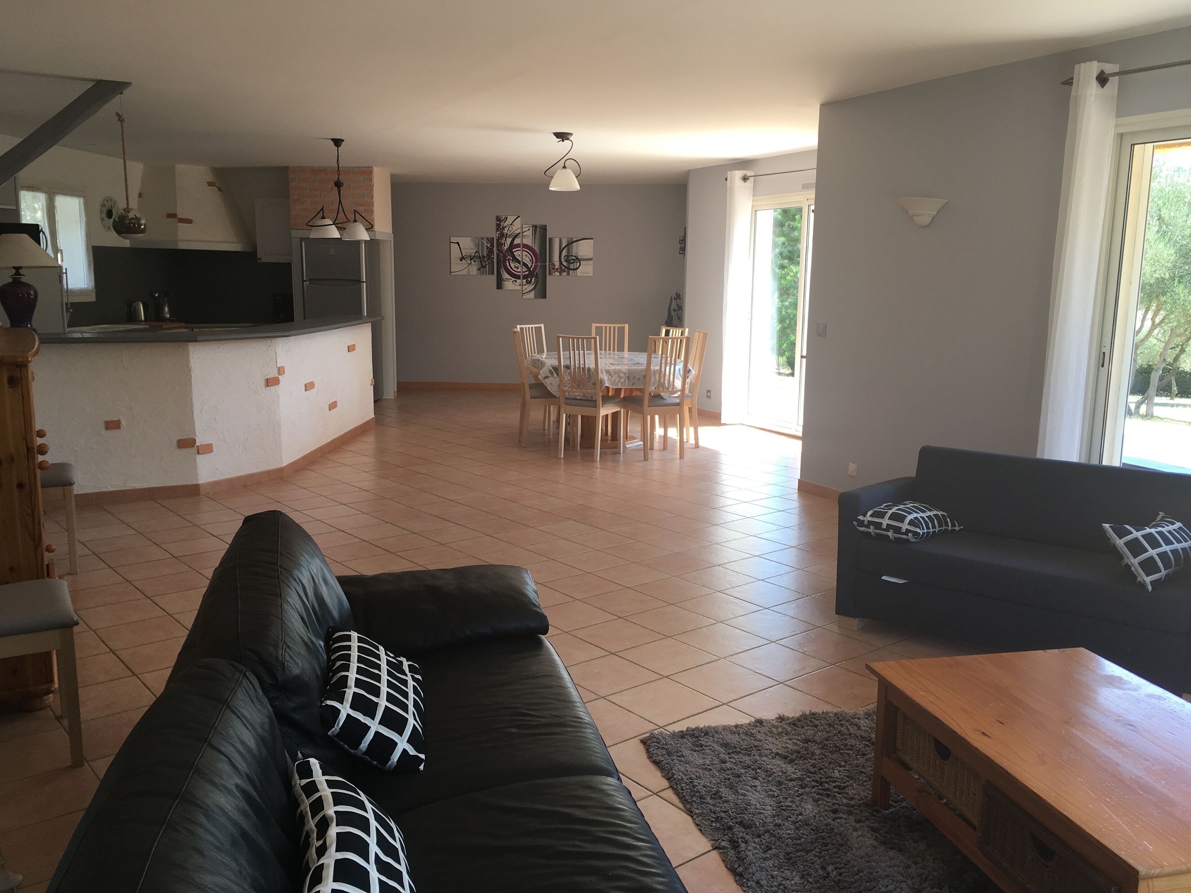 BIG AIR CONDITIONED HOUSE AT THE DOORS OF THE CITY