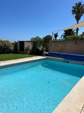 Outdoor pool - Newly Refurbished Villa With Private Pool, Fast Free Wi-Fi & Stunning Sea Views (Monte Lemos)