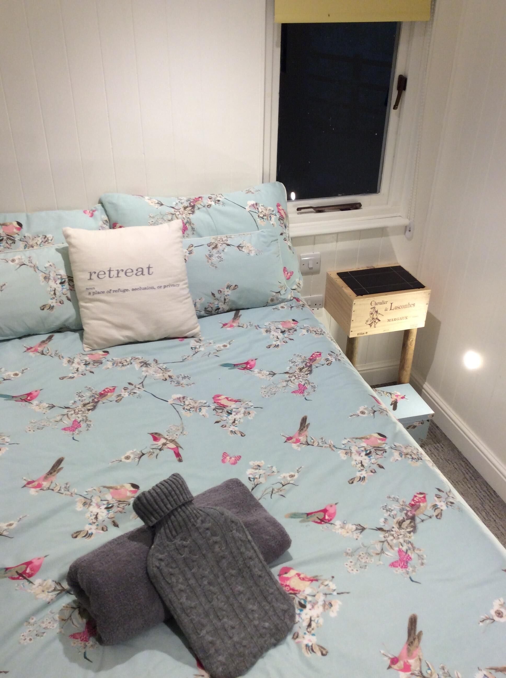 Unique Shepherds hut retreat in a beautiful farm setting close to cambridge