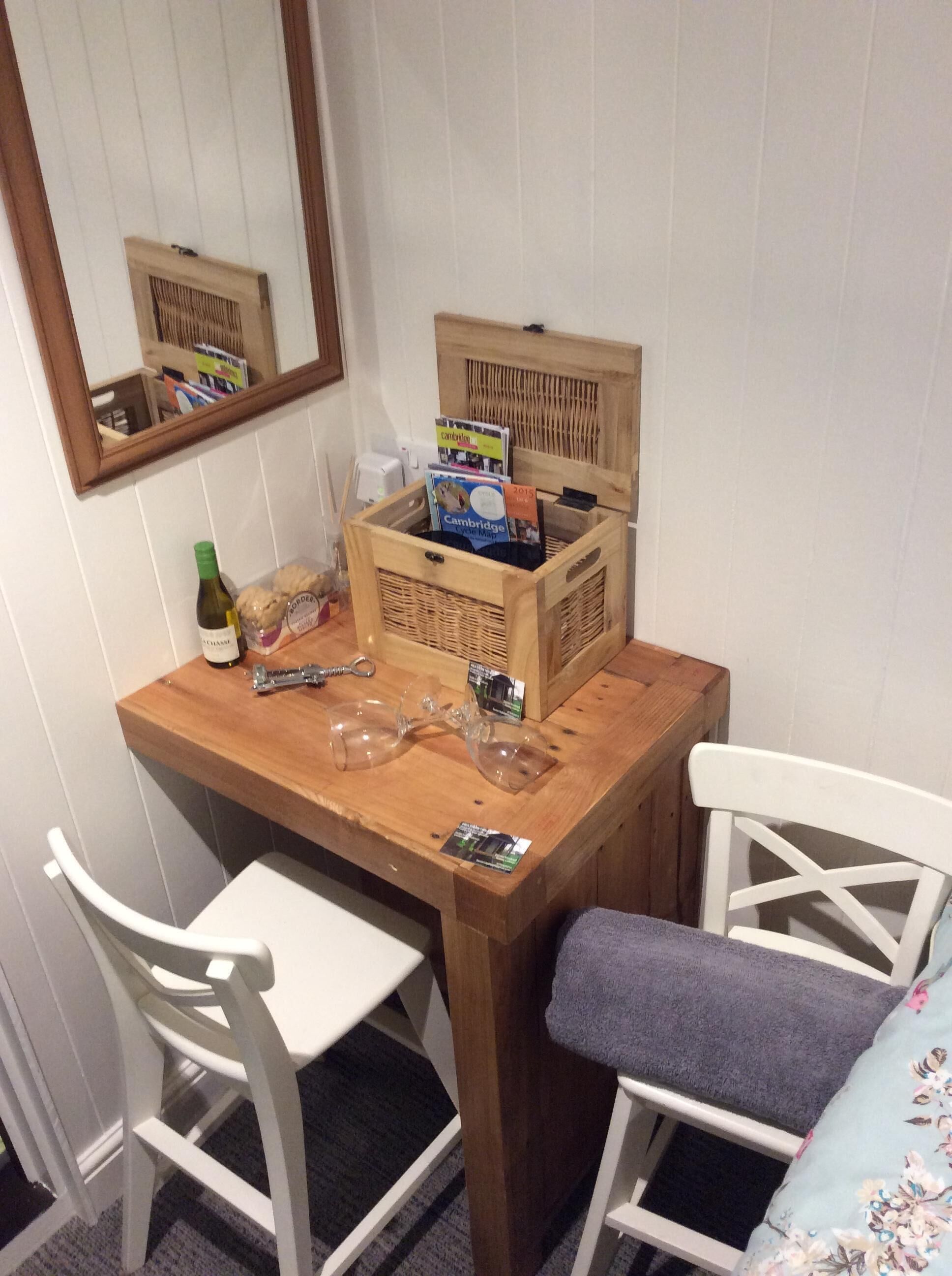 Unique Shepherds hut retreat in a beautiful farm setting close to cambridge