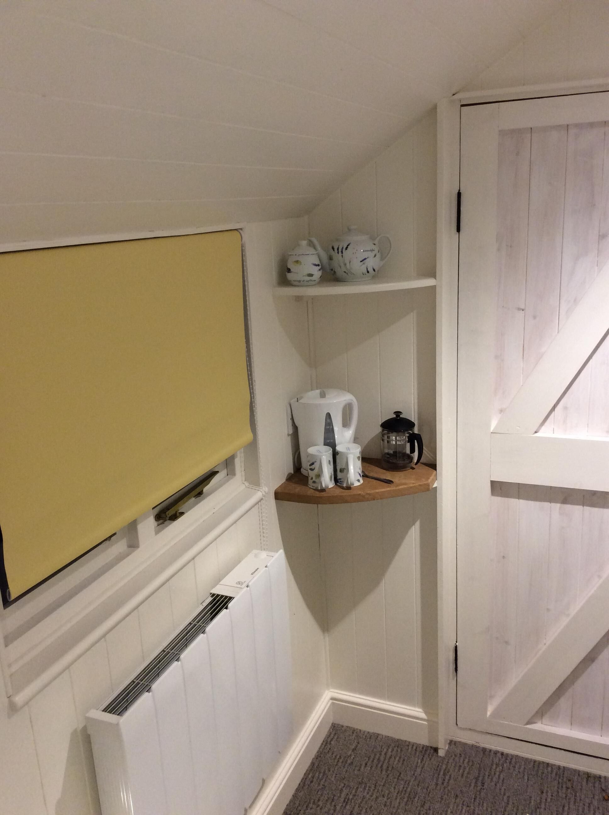 Unique Shepherds hut retreat in a beautiful farm setting close to cambridge