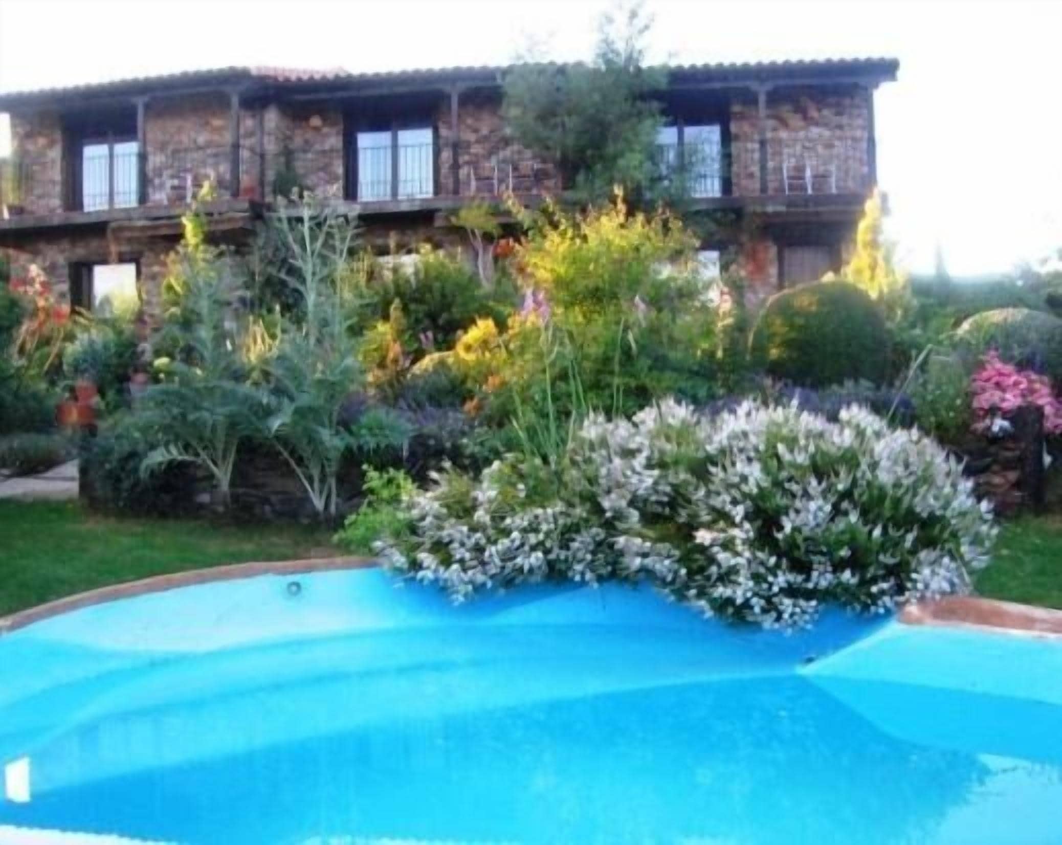 Self catering Jardines del Robledo for 2 people