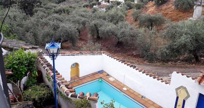 Traditionelle spanische Villa in Comares mit Pool und toller Aussicht