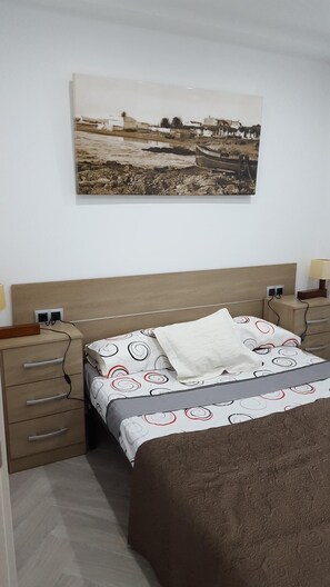 2 bedrooms, desk, iron/ironing board, travel cot
