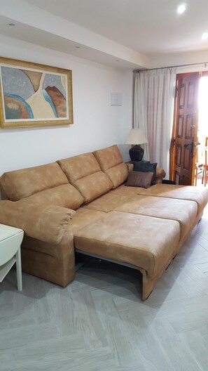 TV, books, stereo