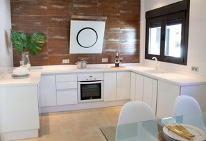Fridge, microwave, oven, dishwasher