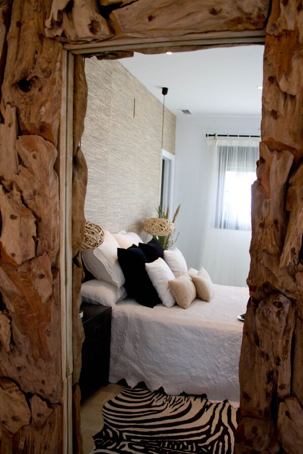 4 bedrooms, free WiFi, bed sheets
