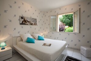 7 slaapkamers, een strijkplank/strijkijzer, wifi, beddengoed