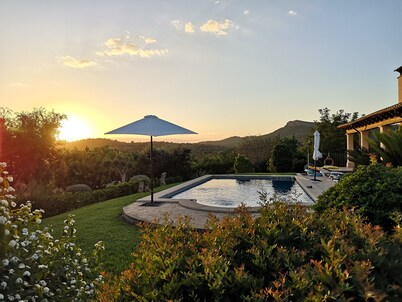 Country villa with pool, private garden and barbecue near the beach OFFER June