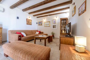 Televisión, chimenea