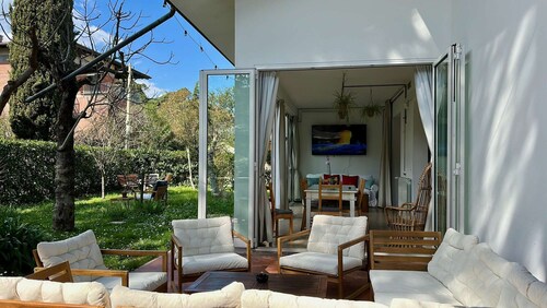 Appartement de 125 m² à Villa Renata avec 350 m² de jardin privé et parking