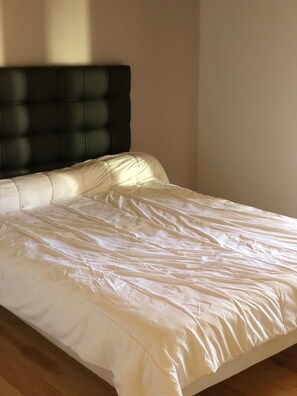 3 bedrooms, iron/ironing board, WiFi, bed sheets - renting a beautiful villa in the moors (Lahosse)