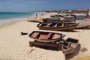 Sur la plage, serviettes de plage