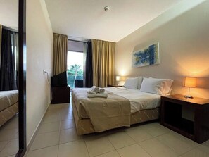 2 bedrooms, in-room safe, iron/ironing board, free WiFi