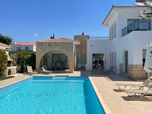 Piscine extérieure, piscine chauffée