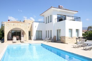 Piscina externa, piscina aquecida