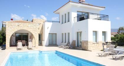 Beautiful Modern 3 Bed 2 Bath Villa With Large 10M Private Pool (heating €40 pd)