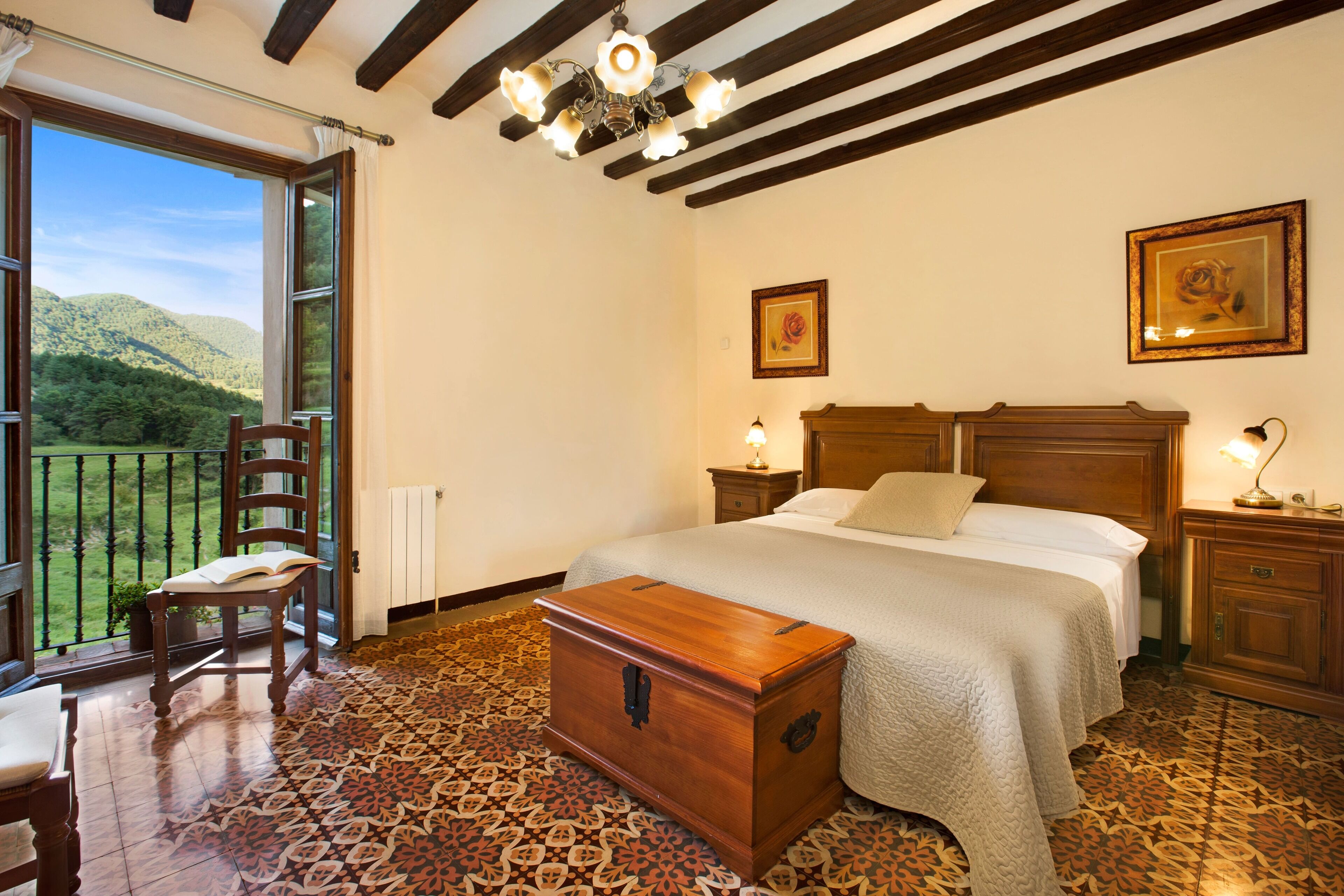 8 chambres, fer et planche à repasser, lit parapluie, Wi-Fi gratuit