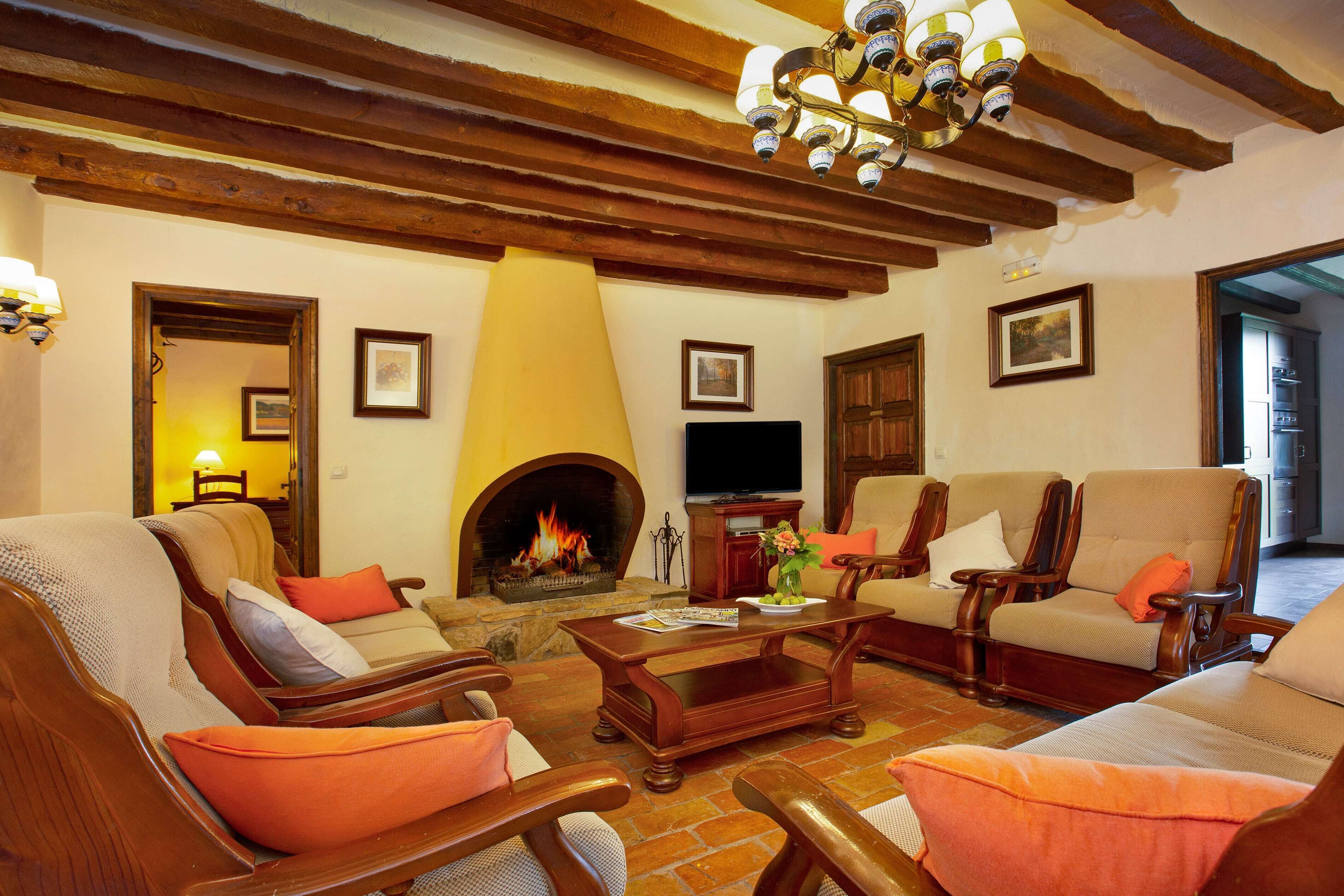 Casa rural de alquiler íntegro con piscina privada PARA 22 a 100km de Barcelona