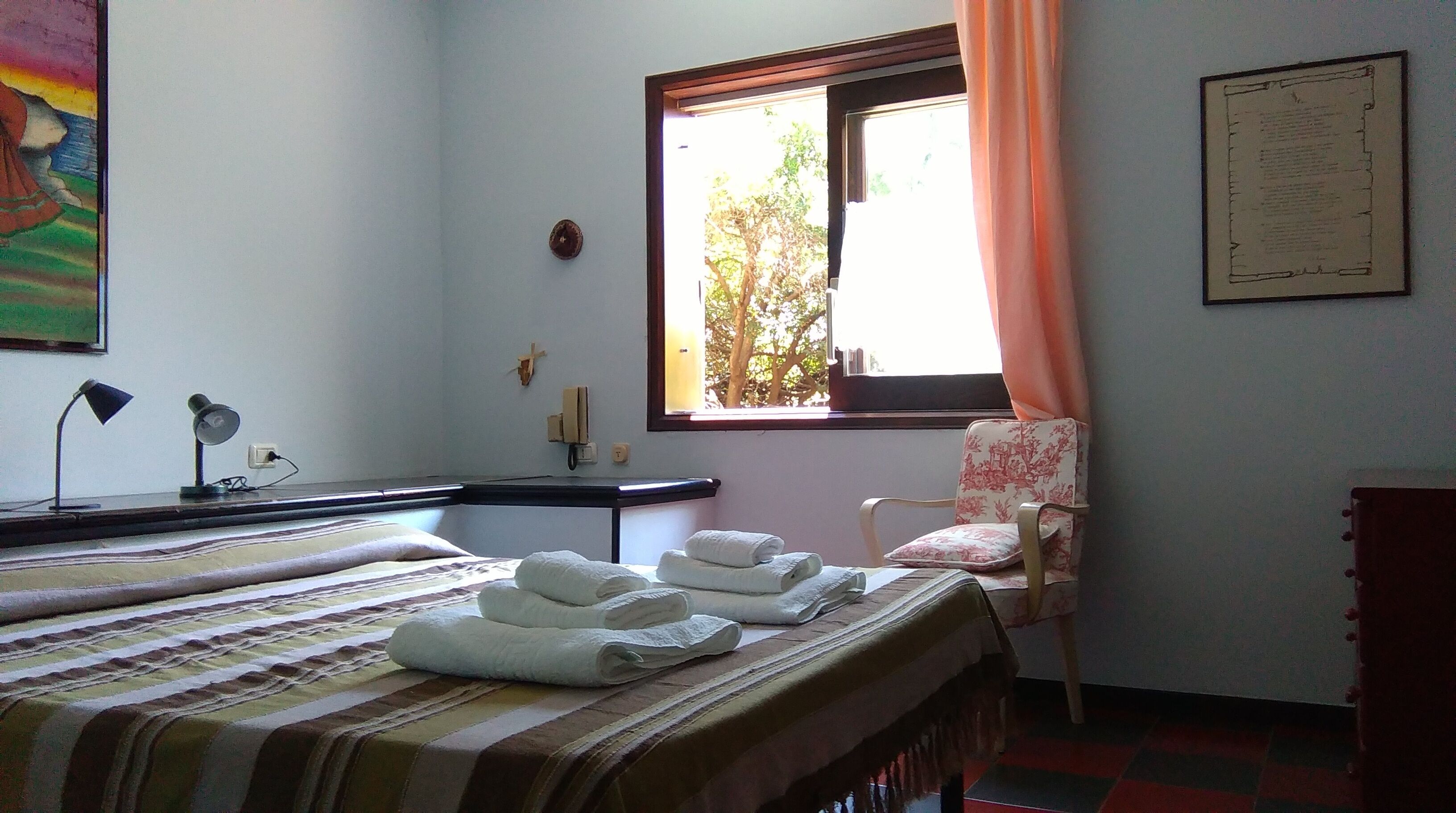 3 Schlafzimmer, Schreibtisch, Bügeleisen/Bügelbrett, Reisekinderbett