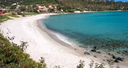 Exklusive Villa in Sardinien (300 Meter vom Strand entfernt)