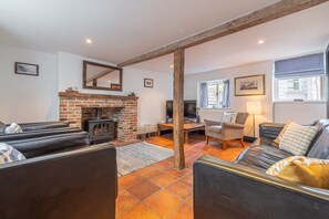 TV - Algerine Cottage, Wells-next-the-Sea, Norfolk (Wells-next-the-Sea)
