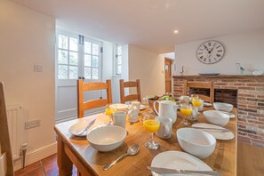 Dining - Algerine Cottage, Wells-next-the-Sea, Norfolk (Wells-next-the-Sea)