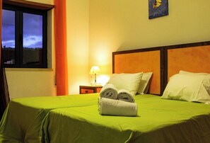 1 chambre, fer et planche à repasser, Wi-Fi gratuit, draps fournis