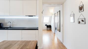 KĂŒhlschrank, Mikrowelle, Ofen, GeschirrspĂŒler