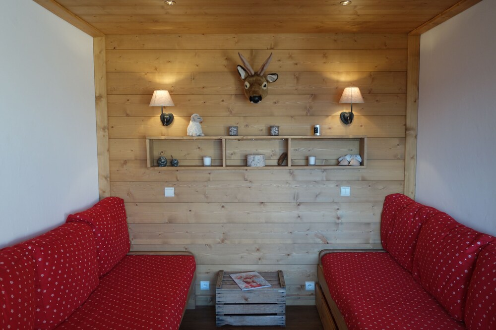 VALMOREL-APPART RENOVE (2 à 5pers)- SKI AU PIED- A 100m du VILLAGE - Classé 3 *.