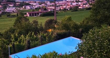 VILLA LE FONTANELLE: lake view, pool, air conditioning, Netflix, wifi, BBQ