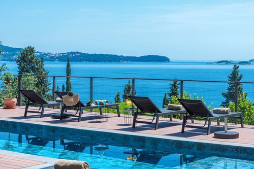 Vila Hortensia-With Private Pool and Beaches Front