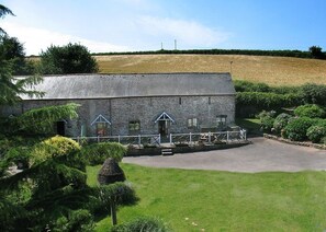 Exterior - 3-bed barn conversion near Kingsbridge, close to top beaches, with fast WiFi. (Kingsbridge)