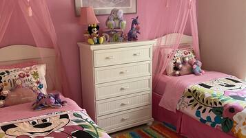 5 Schlafzimmer, Bügeleisen/Bügelbrett, Reisekinderbett, kostenloses WLAN