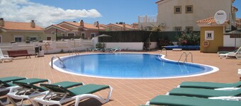 Luxury 2 Bedroom Bungalow With Communal Pool & Wifi On Golf Resort