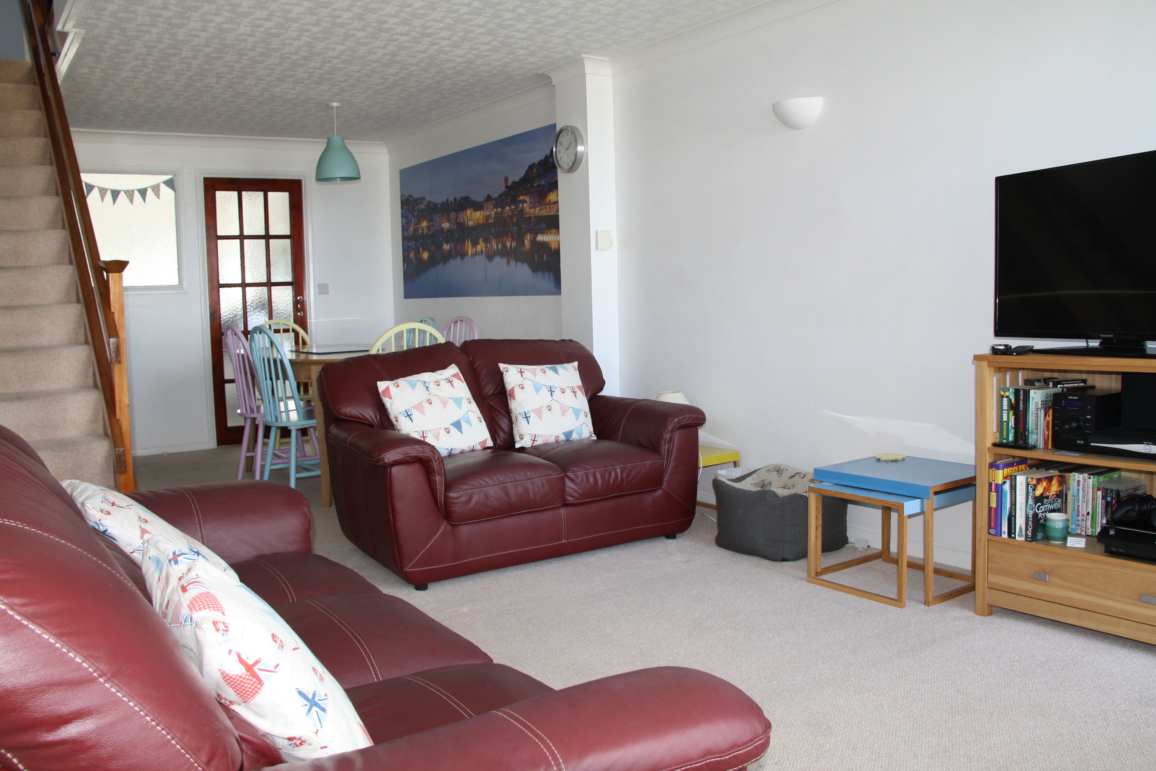 TV connectée, jeux vidéo, lecteur de DVD, baby-foot