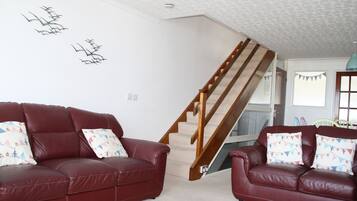 TV connectée, jeux vidéo, lecteur de DVD, baby-foot