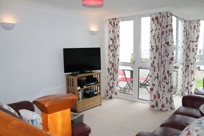 Smart-tv, videospil, dvd-afspiller, bordfodbold