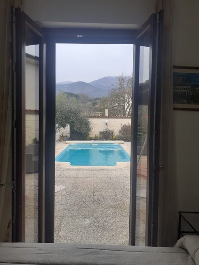 JUBILEE YEAR. South Rome. 3 bed Villa. Heated pool, air cond, mountain view.