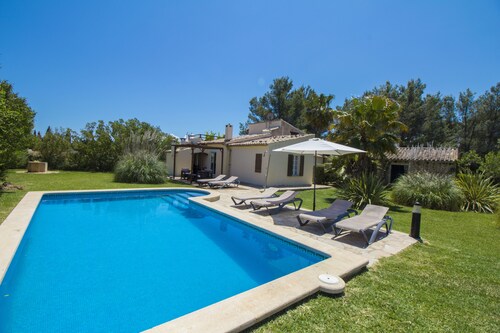 Brillant chalet with swimming pool, air conditioning and Wi-Fi