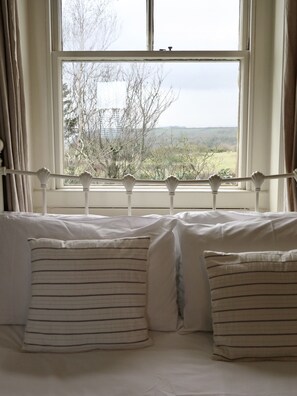 3 bedrooms, iron/ironing board, travel cot, free WiFi