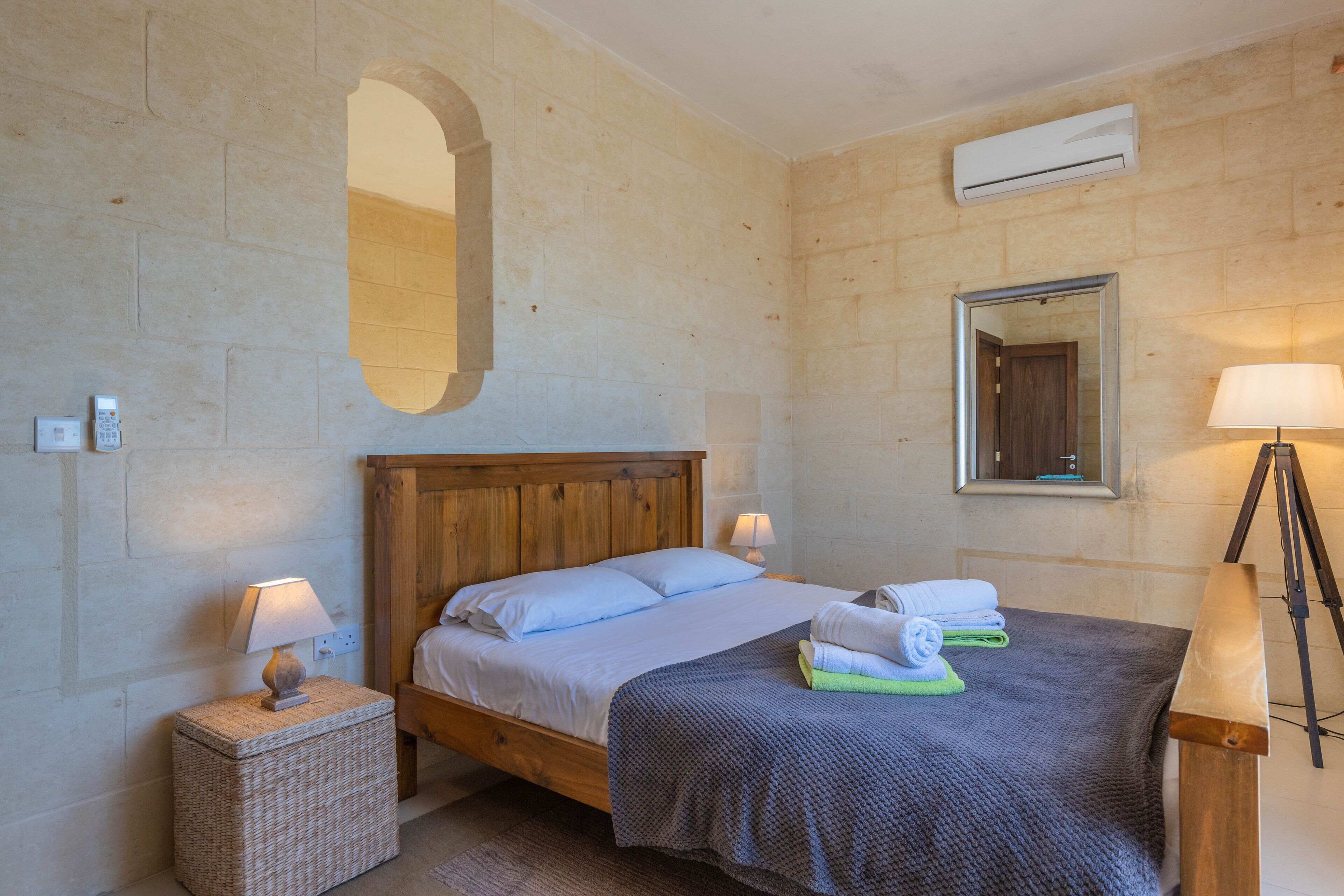 4 soverom, strykejern/-brett, wi-fi (inkludert) og sengetøy