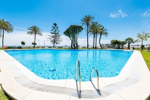 Outdoor pool - Cozy studio facing the sea (Torremolinos)