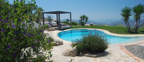 Utomhuspool